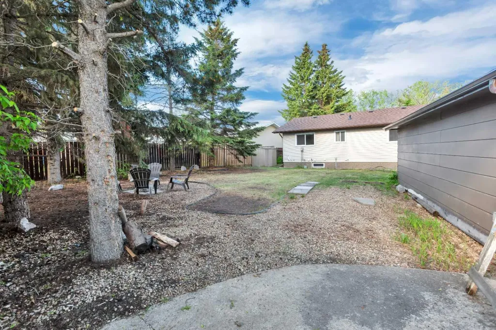 87 Norris Close Red Deer AB T4P 1R2