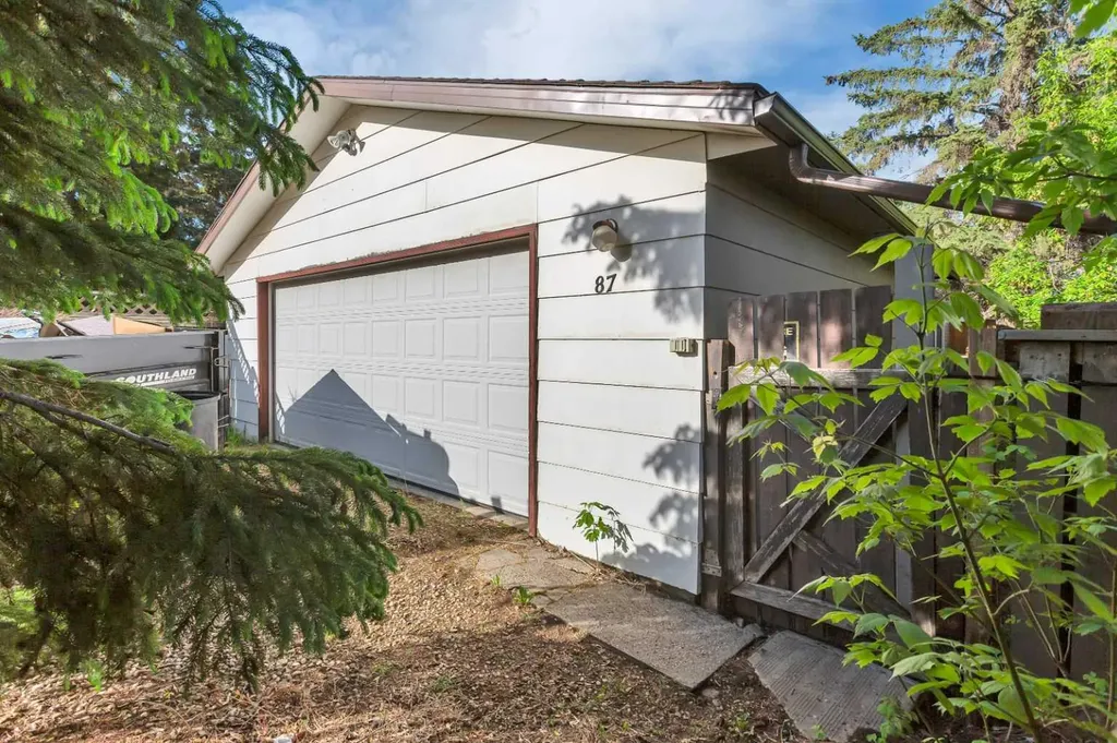 87 Norris Close Red Deer AB T4P 1R2