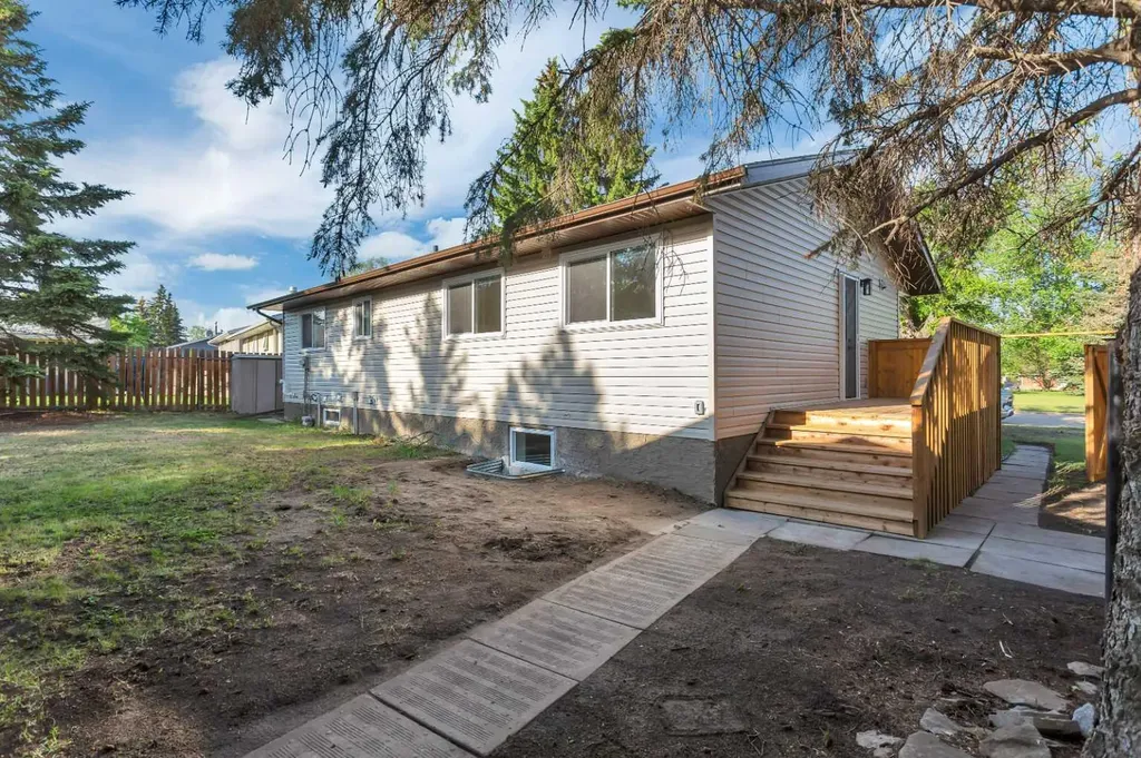 87 Norris Close Red Deer AB T4P 1R2