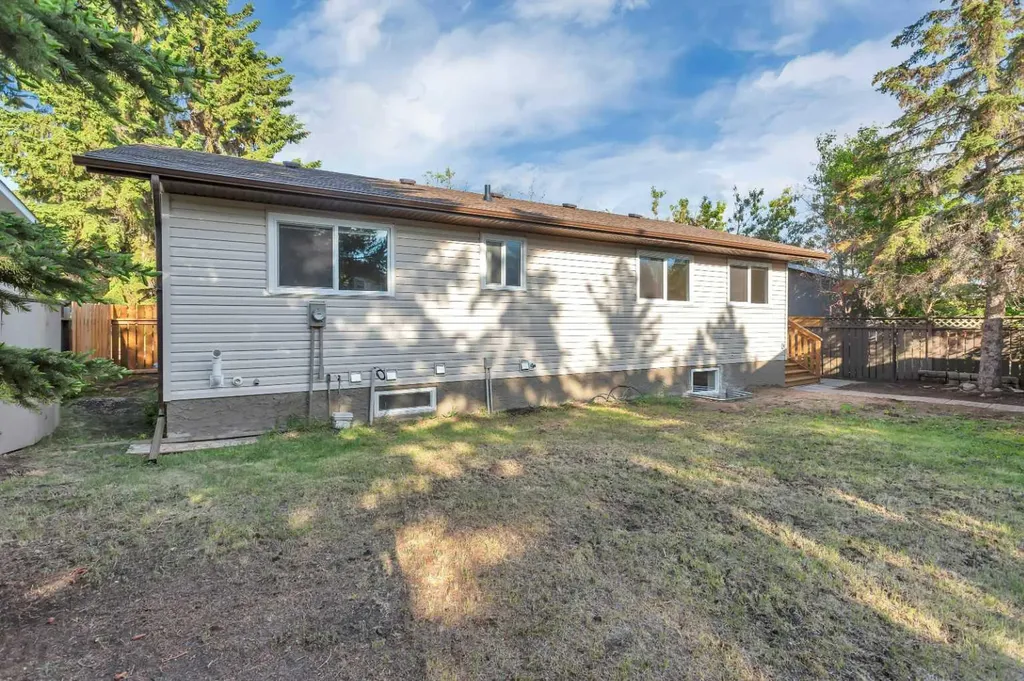87 Norris Close Red Deer AB T4P 1R2
