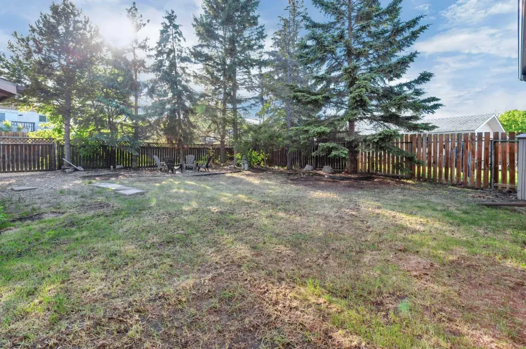 87 Norris Close Red Deer AB T4P 1R2