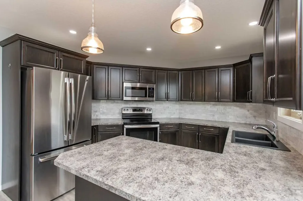 49 Sheep Close Lacombe AB T4L 0J1