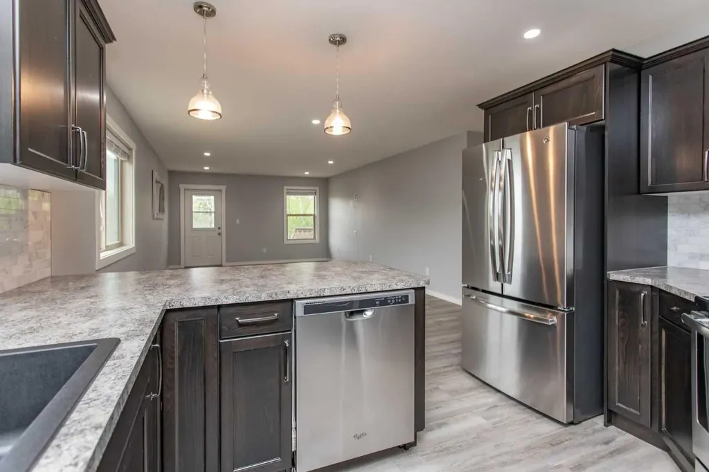 49 Sheep Close Lacombe AB T4L 0J1