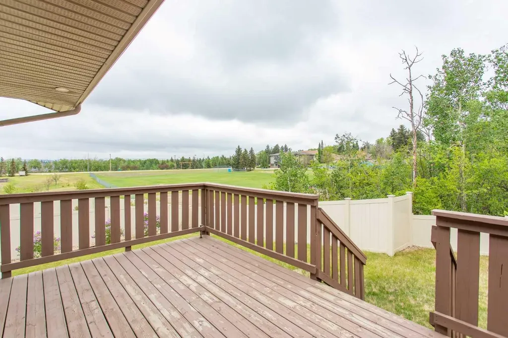 49 Sheep Close Lacombe AB T4L 0J1