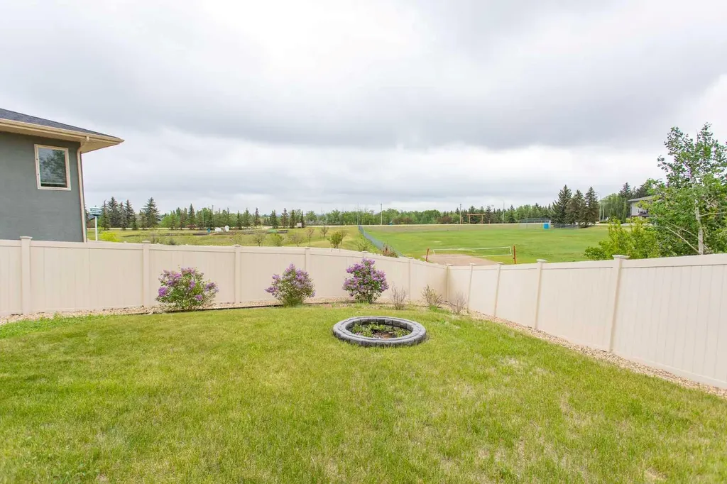 49 Sheep Close Lacombe AB T4L 0J1