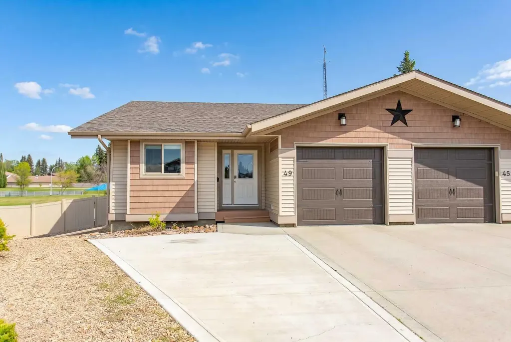 49 Sheep Close Lacombe AB T4L 0J1