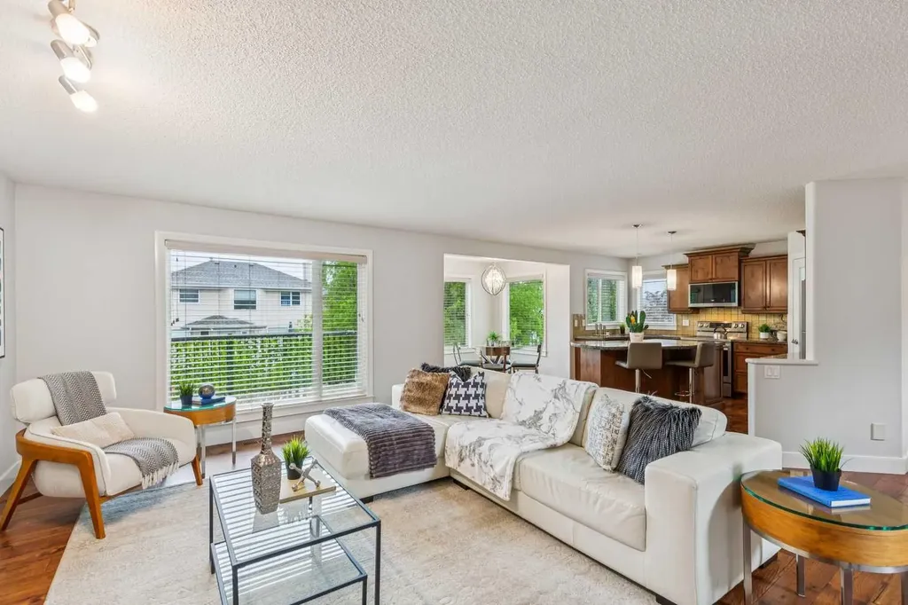 18 Tuscany Hills Crescent NW Calgary AB T3L 1Z8