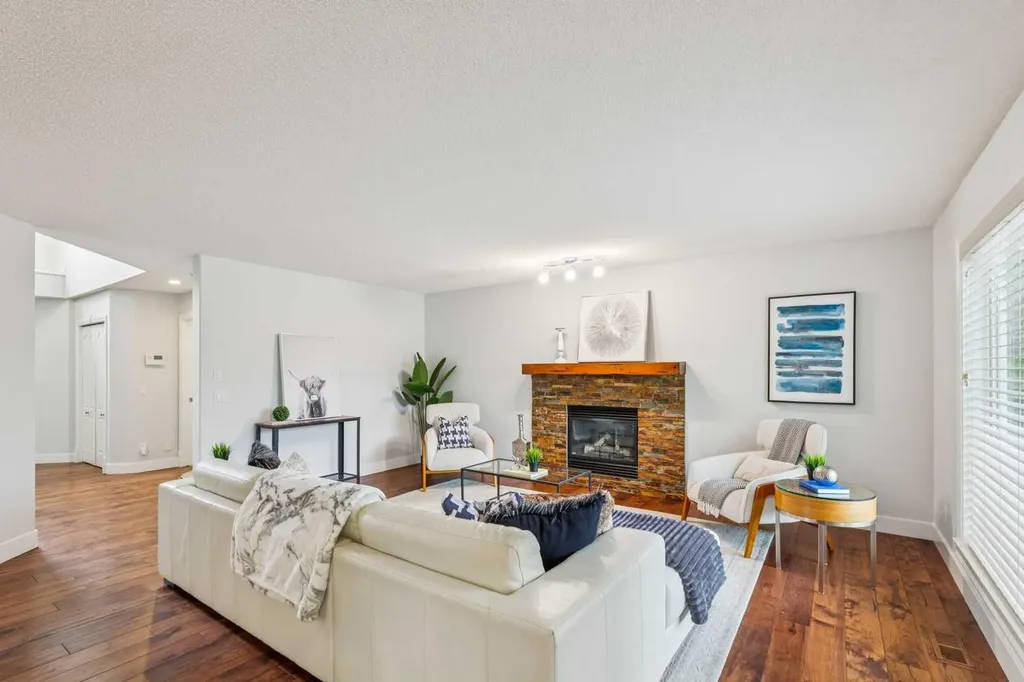 18 Tuscany Hills Crescent NW Calgary AB T3L 1Z8