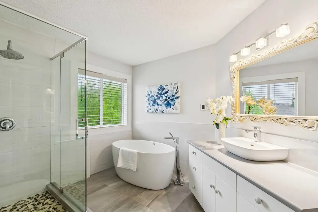 18 Tuscany Hills Crescent NW Calgary AB T3L 1Z8