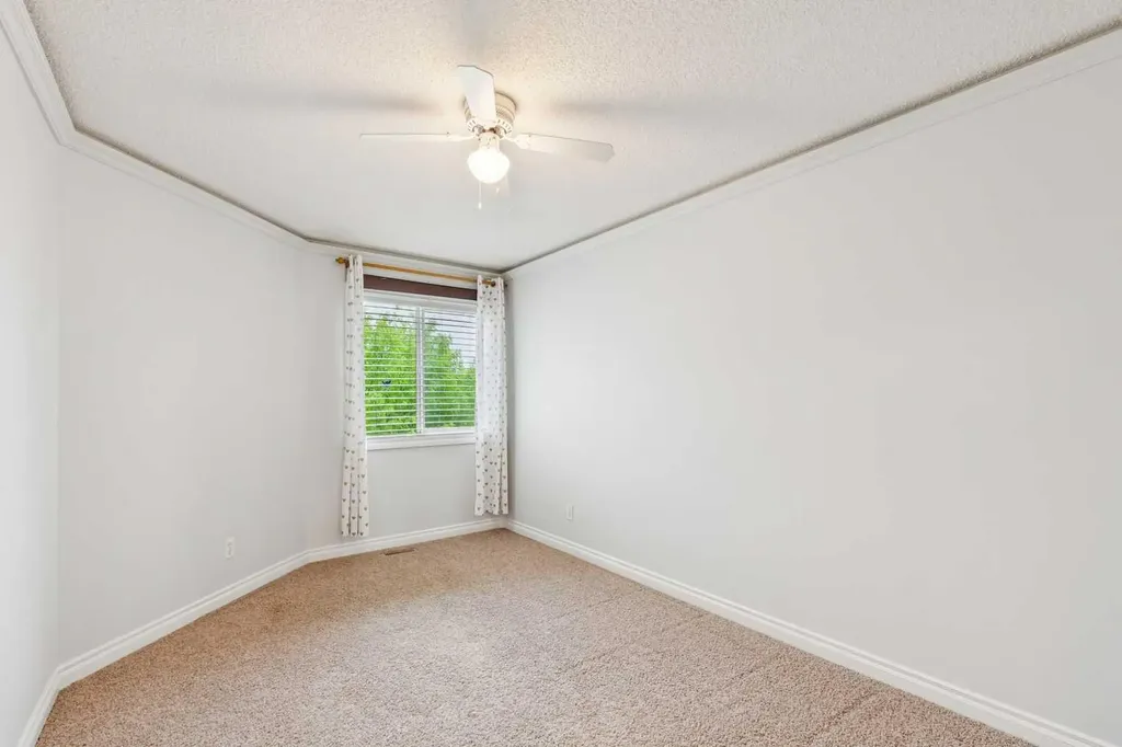 18 Tuscany Hills Crescent NW Calgary AB T3L 1Z8