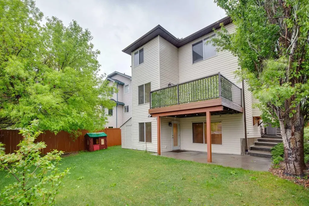 18 Tuscany Hills Crescent NW Calgary AB T3L 1Z8