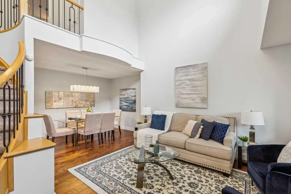 18 Tuscany Hills Crescent NW Calgary AB T3L 1Z8