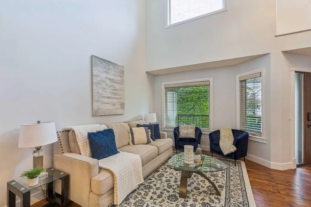 18 Tuscany Hills Crescent NW Calgary AB T3L 1Z8