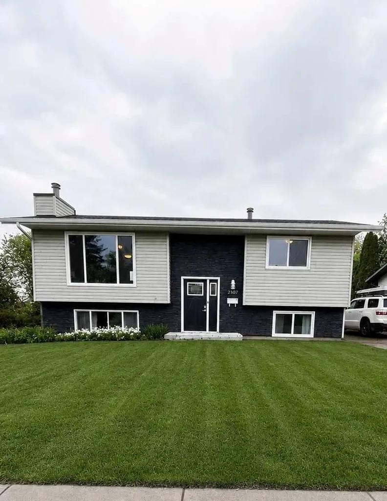 2307 47 Avenue Lloydminster SK S9V 1L2