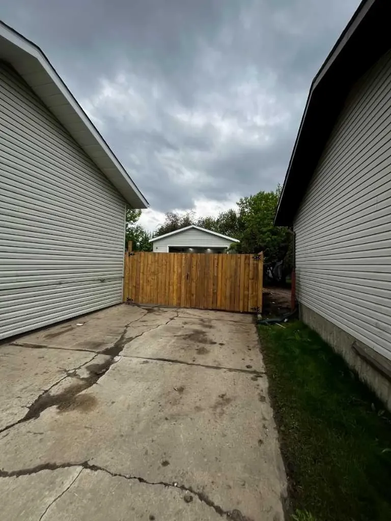 2307 47 Avenue Lloydminster SK S9V 1L2
