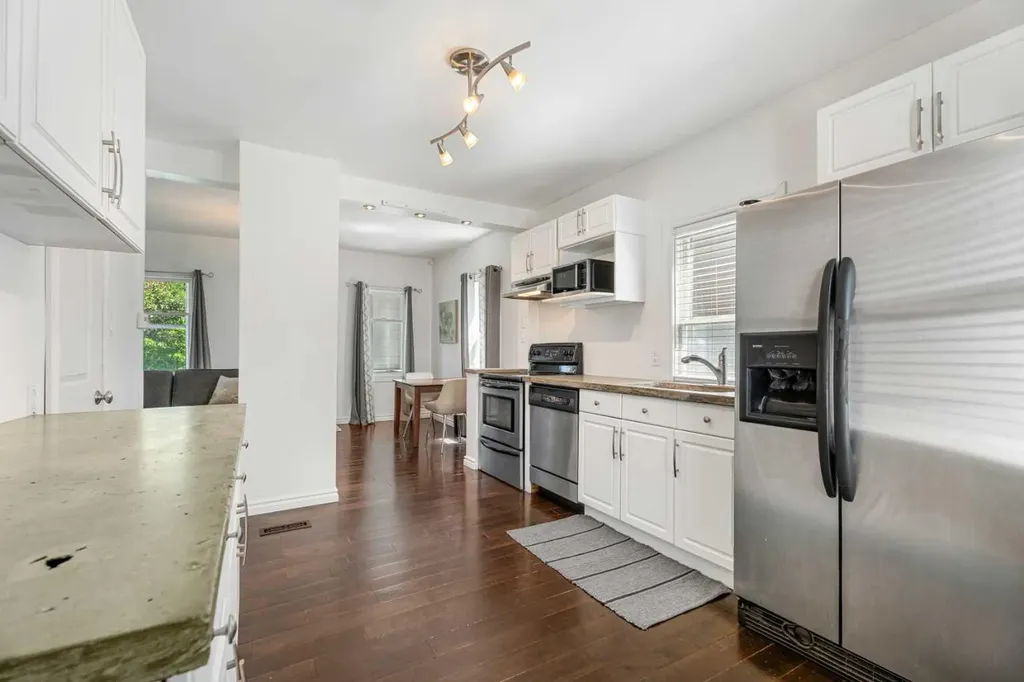 213 7a Street NE Calgary AB T2E 4E7