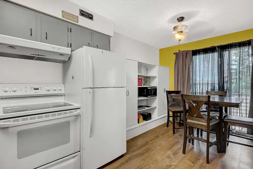 9822, 9824 96 Avenue Grande Prairie AB T8V 0L9