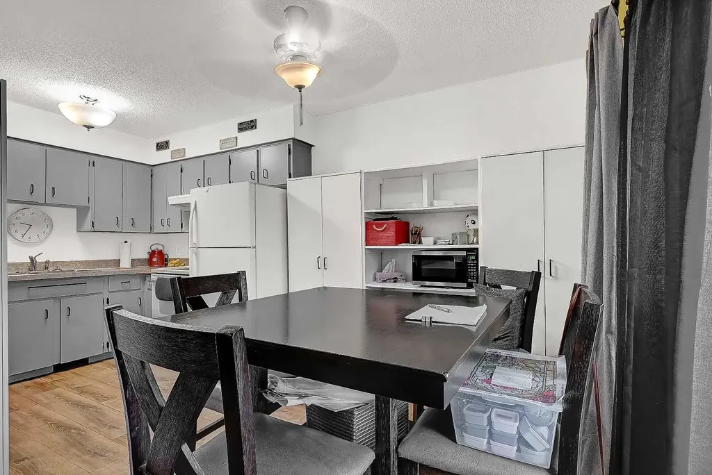 9822, 9824 96 Avenue Grande Prairie AB T8V 0L9