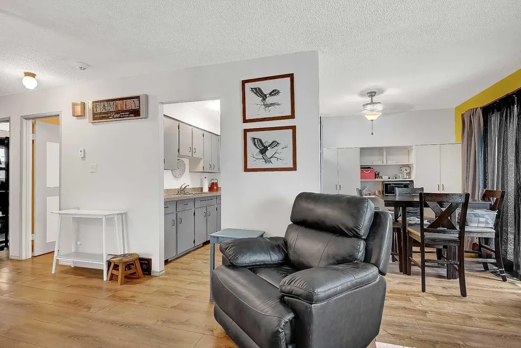 9822, 9824 96 Avenue Grande Prairie AB T8V 0L9
