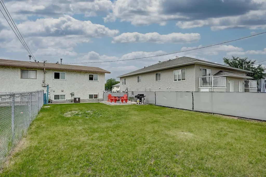 9822, 9824 96 Avenue Grande Prairie AB T8V 0L9