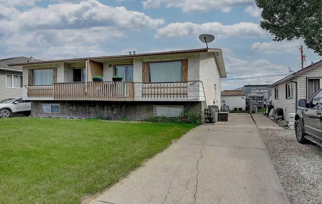 9822, 9824 96 Avenue Grande Prairie AB T8V 0L9