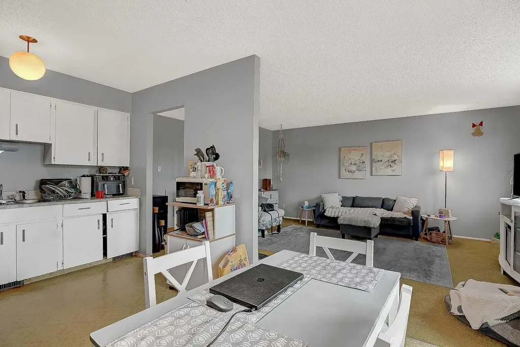 9822, 9824 96 Avenue Grande Prairie AB T8V 0L9