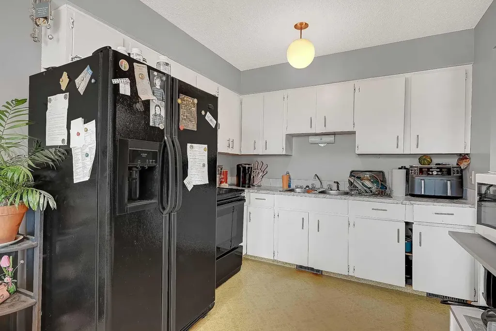 9822, 9824 96 Avenue Grande Prairie AB T8V 0L9