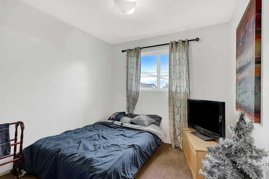 9822, 9824 96 Avenue Grande Prairie AB T8V 0L9