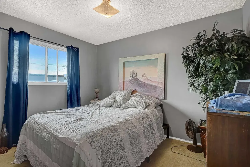 9822, 9824 96 Avenue Grande Prairie AB T8V 0L9