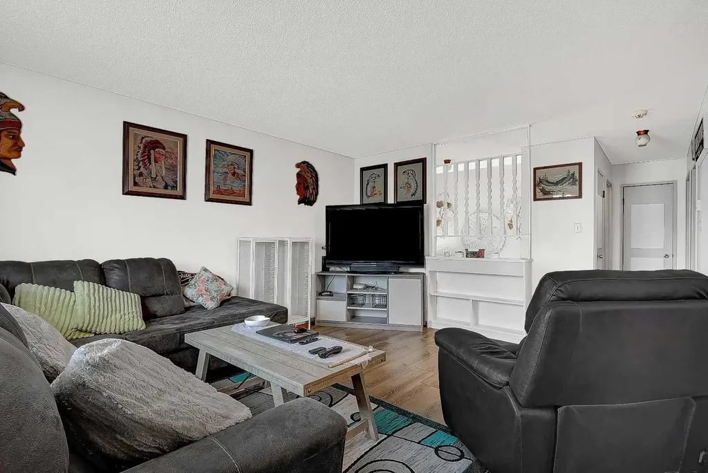 9822, 9824 96 Avenue Grande Prairie AB T8V 0L9