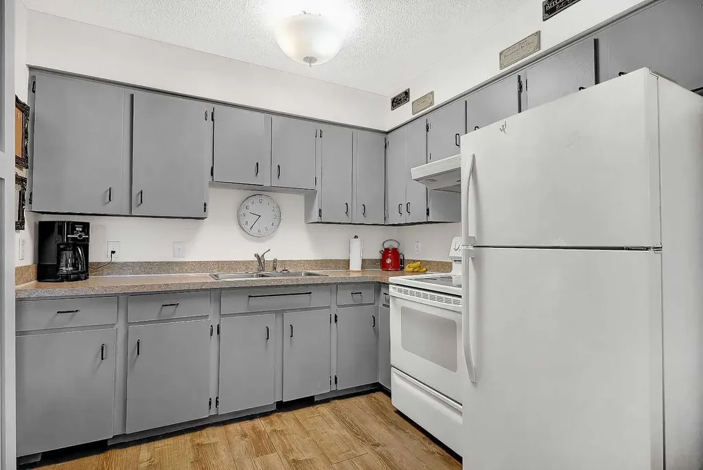 9822, 9824 96 Avenue Grande Prairie AB T8V 0L9