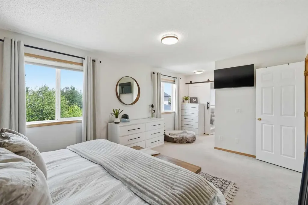 123 Canoe Place SW Airdrie AB T4B 2L5