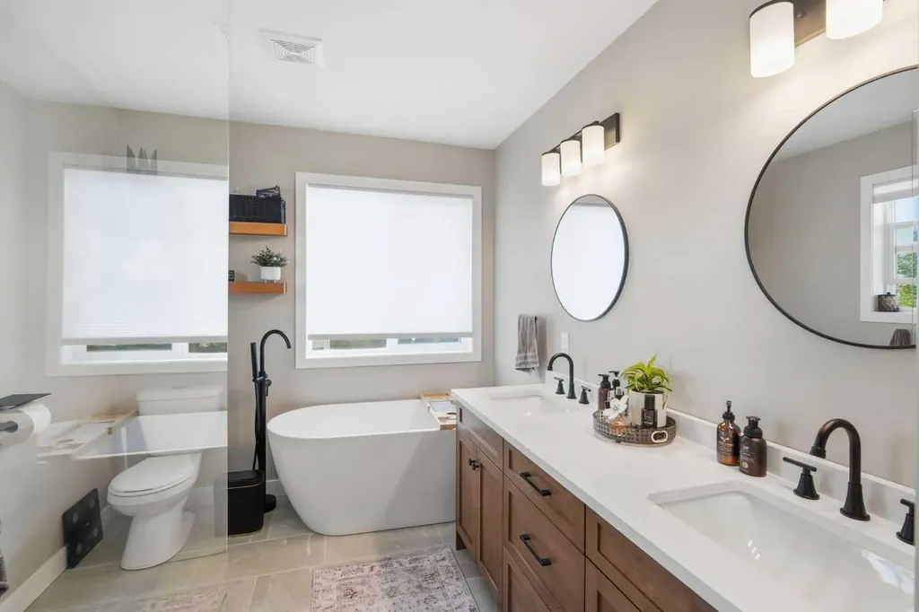 123 Canoe Place SW Airdrie AB T4B 2L5
