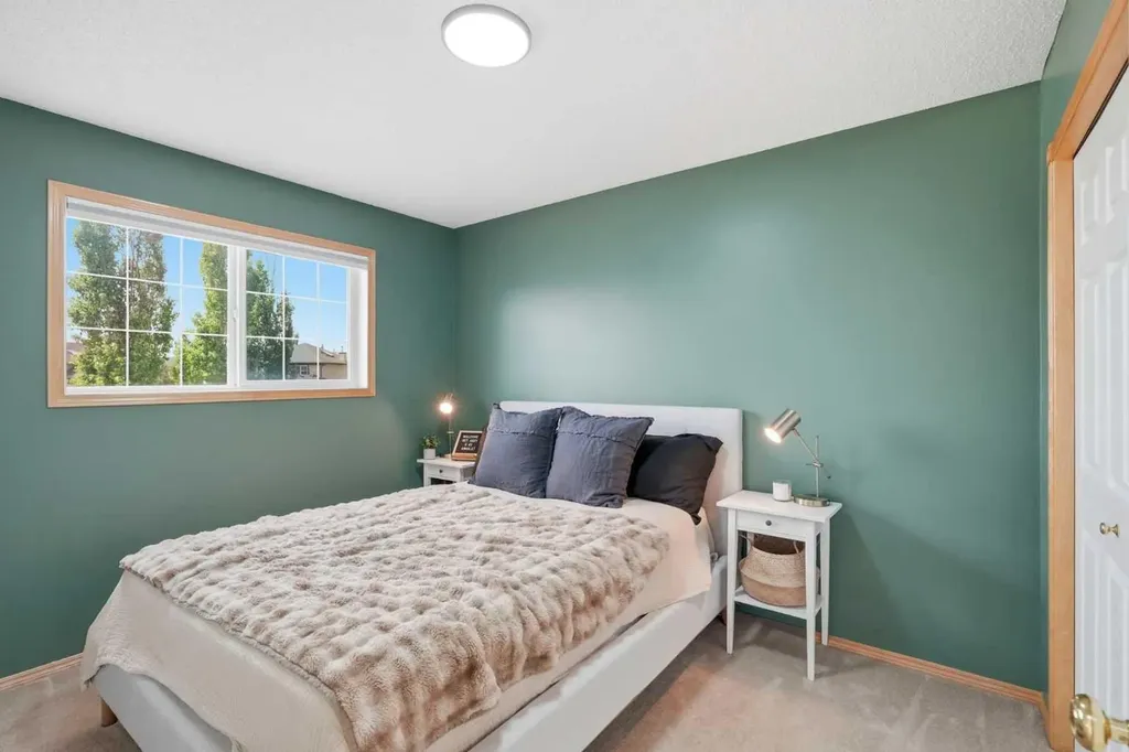 123 Canoe Place SW Airdrie AB T4B 2L5