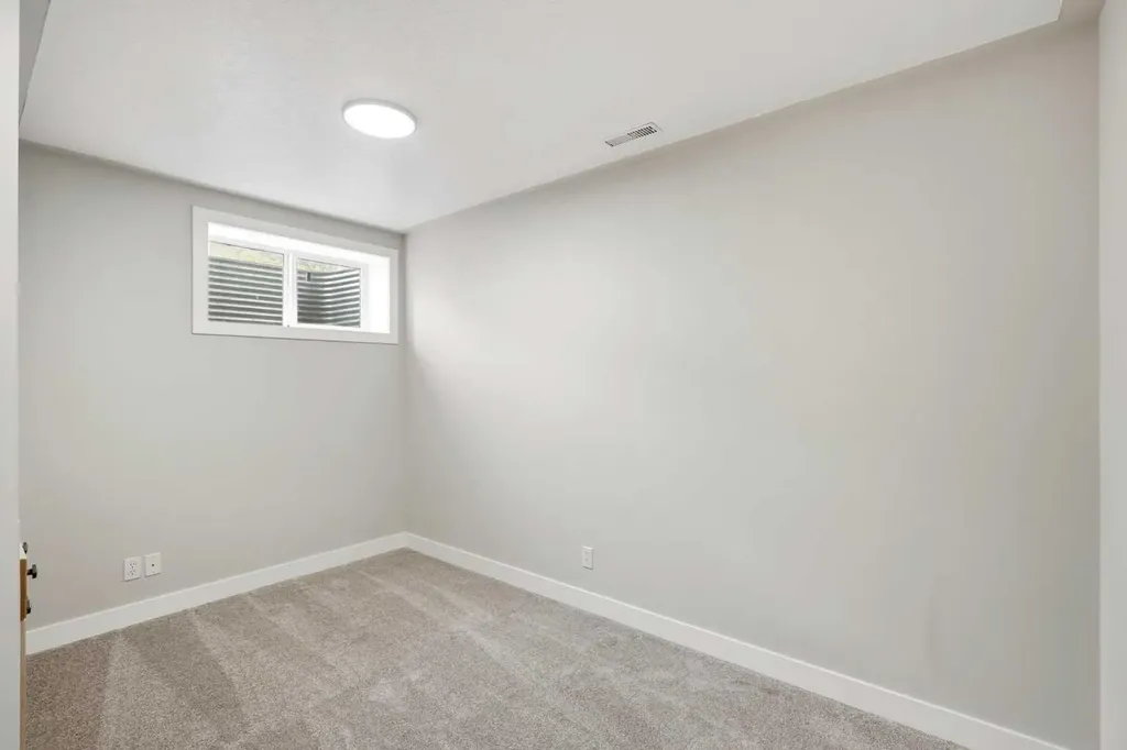 123 Canoe Place SW Airdrie AB T4B 2L5