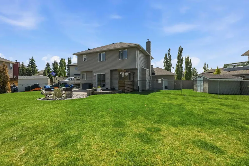 123 Canoe Place SW Airdrie AB T4B 2L5