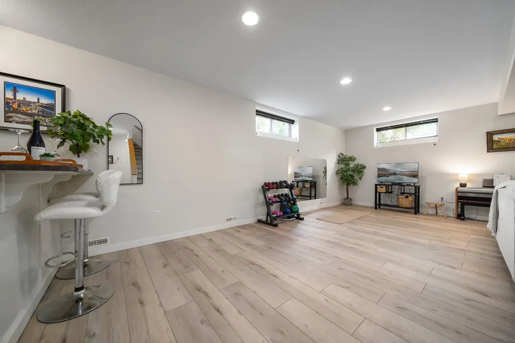 172 Desert Blume Drive Desert Blume AB T1B0H5