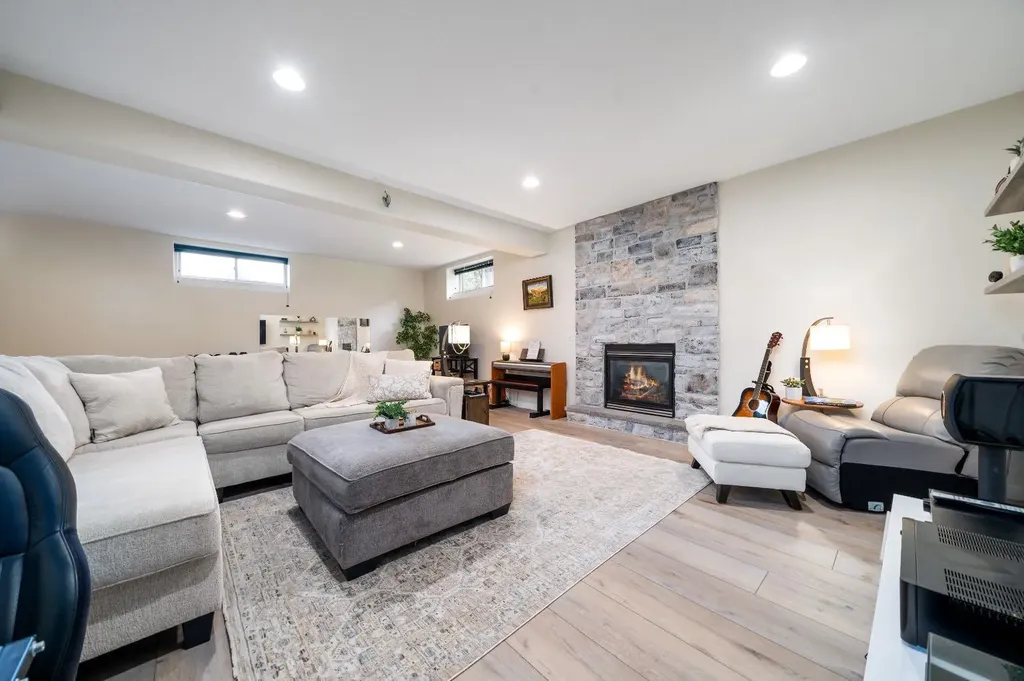172 Desert Blume Drive Desert Blume AB T1B0H5