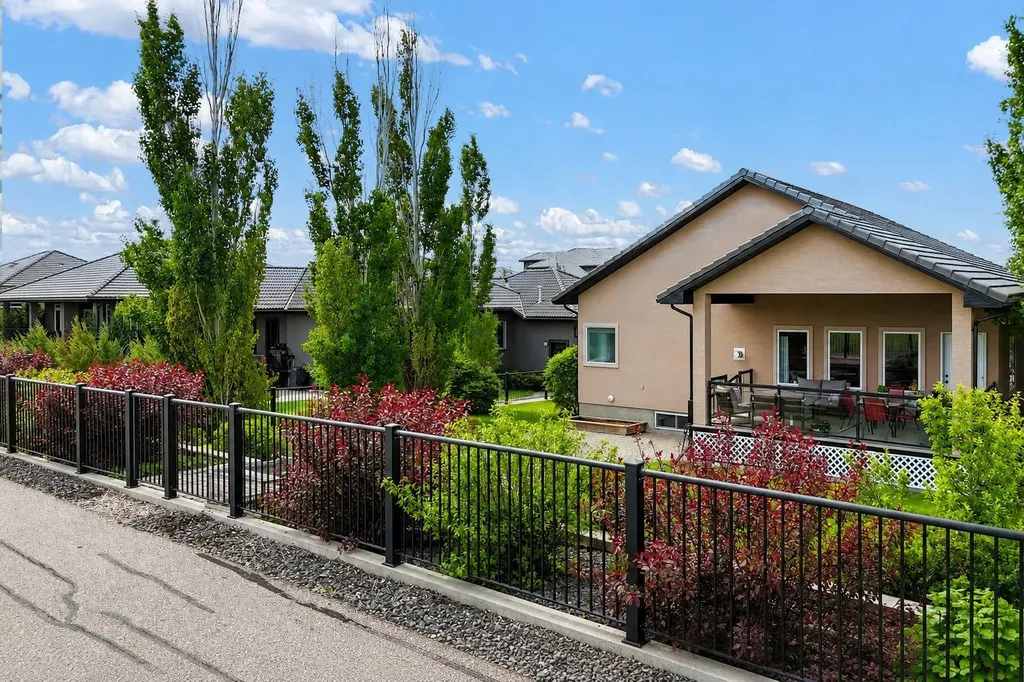 172 Desert Blume Drive Desert Blume AB T1B0H5