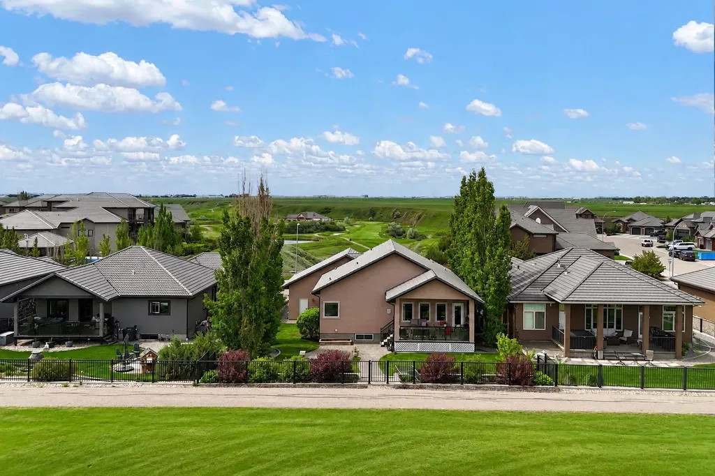 172 Desert Blume Drive Desert Blume AB T1B0H5