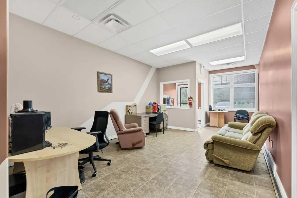 1202 Factory Street SE Medicine Hat AB T1A 8N9