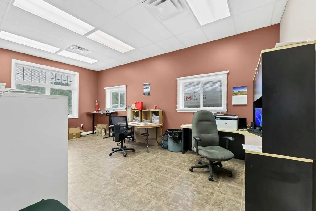 1202 Factory Street SE Medicine Hat AB T1A 8N9