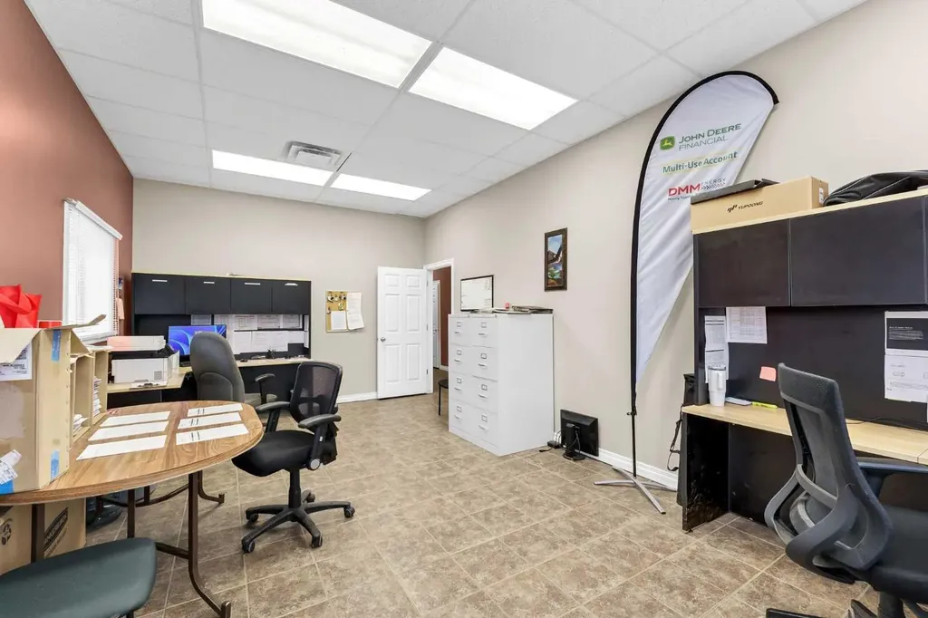 1202 Factory Street SE Medicine Hat AB T1A 8N9