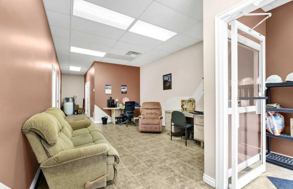 1202 Factory Street SE Medicine Hat AB T1A 8N9