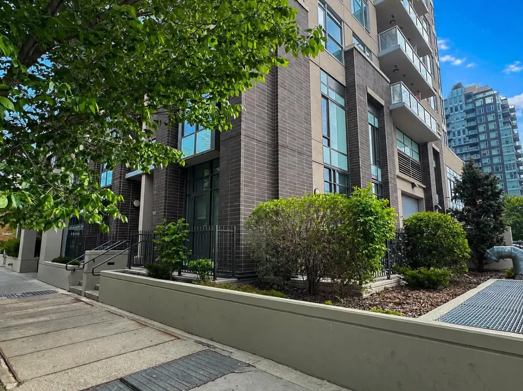 1500 7 Street SW Calgary AB T2R 1A7