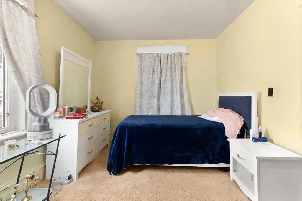 317 3 Street W Bow Island AB T0K 0G0