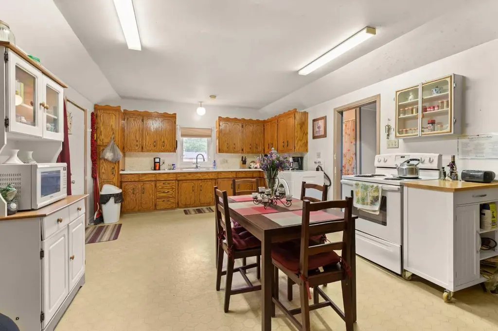 317 3 Street W Bow Island AB T0K 0G0