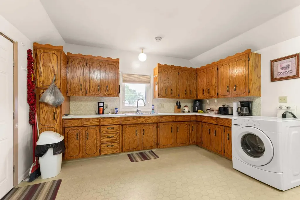 317 3 Street W Bow Island AB T0K 0G0