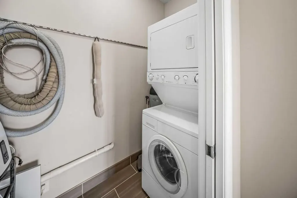 950 Centre Avenue NE Calgary AB T2E 0P3