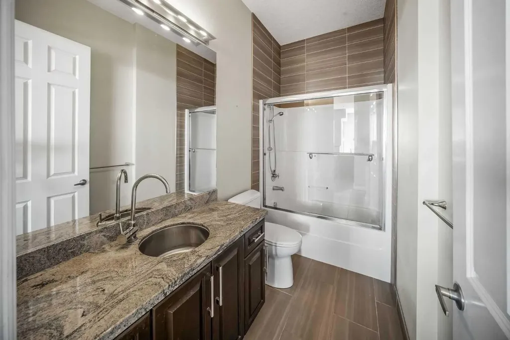 950 Centre Avenue NE Calgary AB T2E 0P3